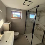 Private Forest With Epic View Ferienhaus